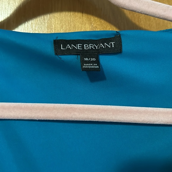 Lane Bryant 18/20 flutter sleeved blouse - Picture 2 of 4